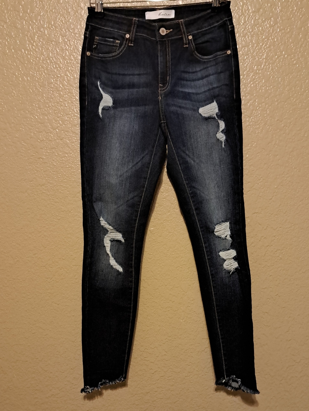 KanCan Dark Wash Distressed Women’s Jeans. Size 5.